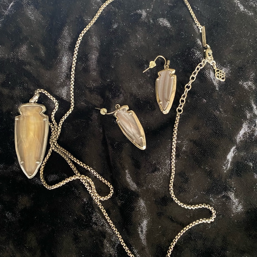Kendra Scott earrings and necklace set